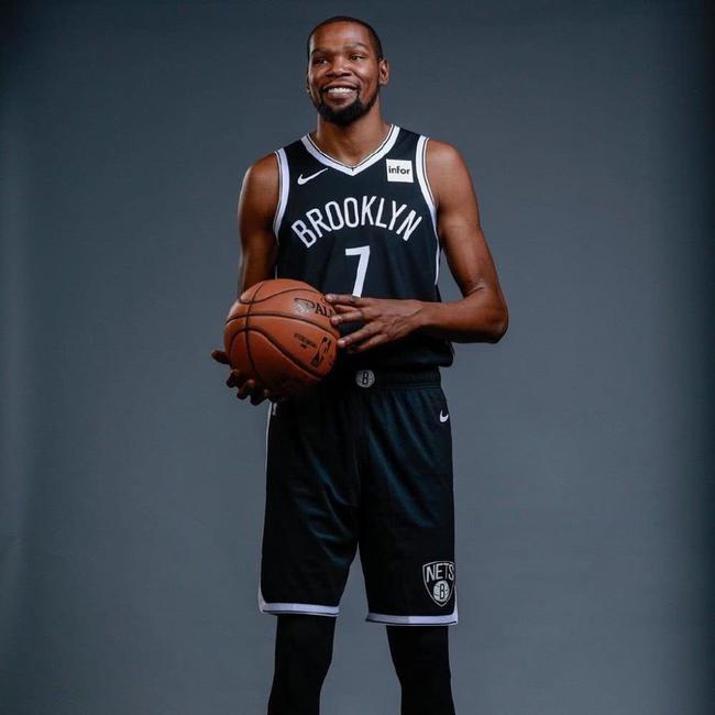 [图]欧冠-凯恩传射科曼破门 拜仁3-1加拉塔萨雷.