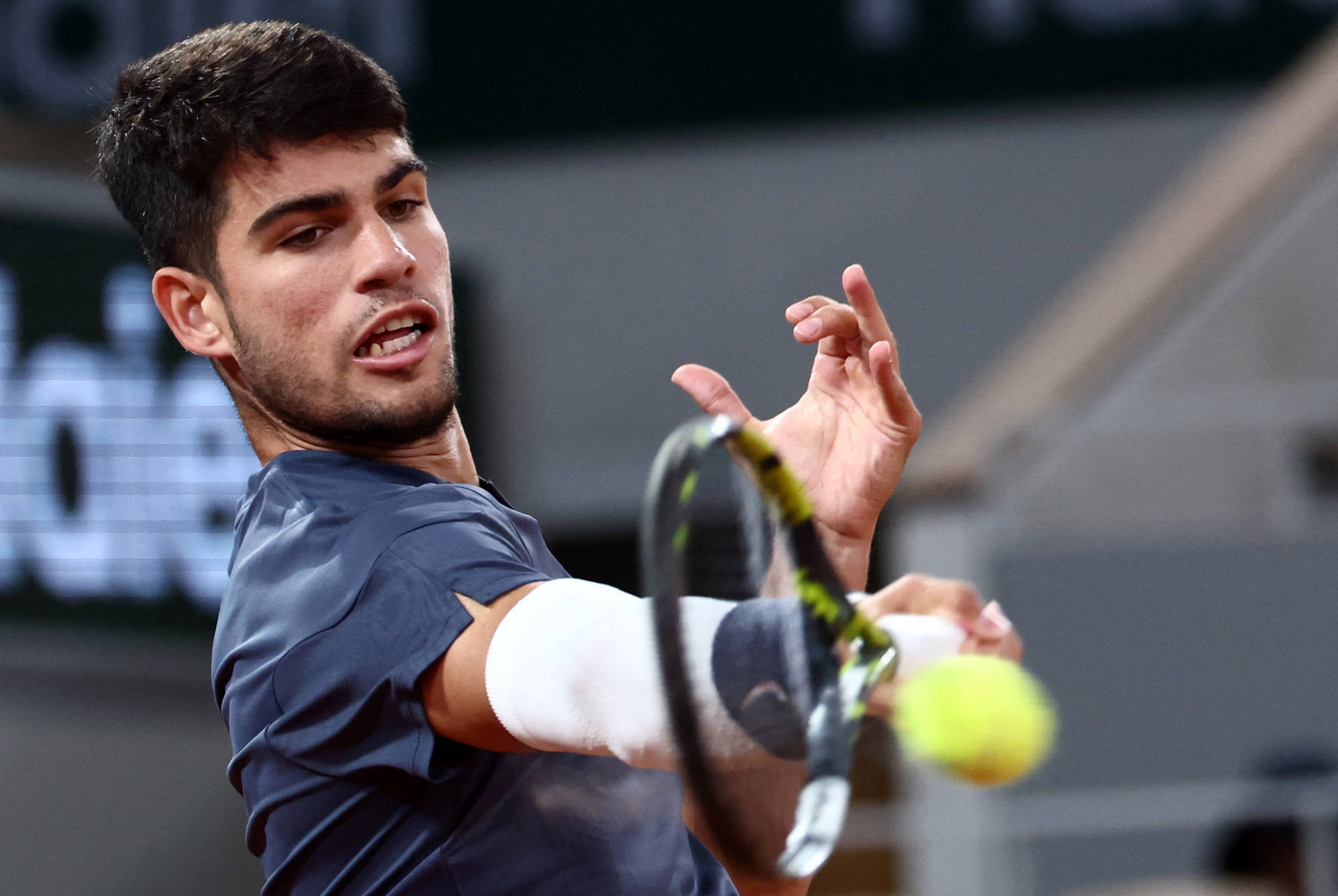 继续为我们 继续为我们