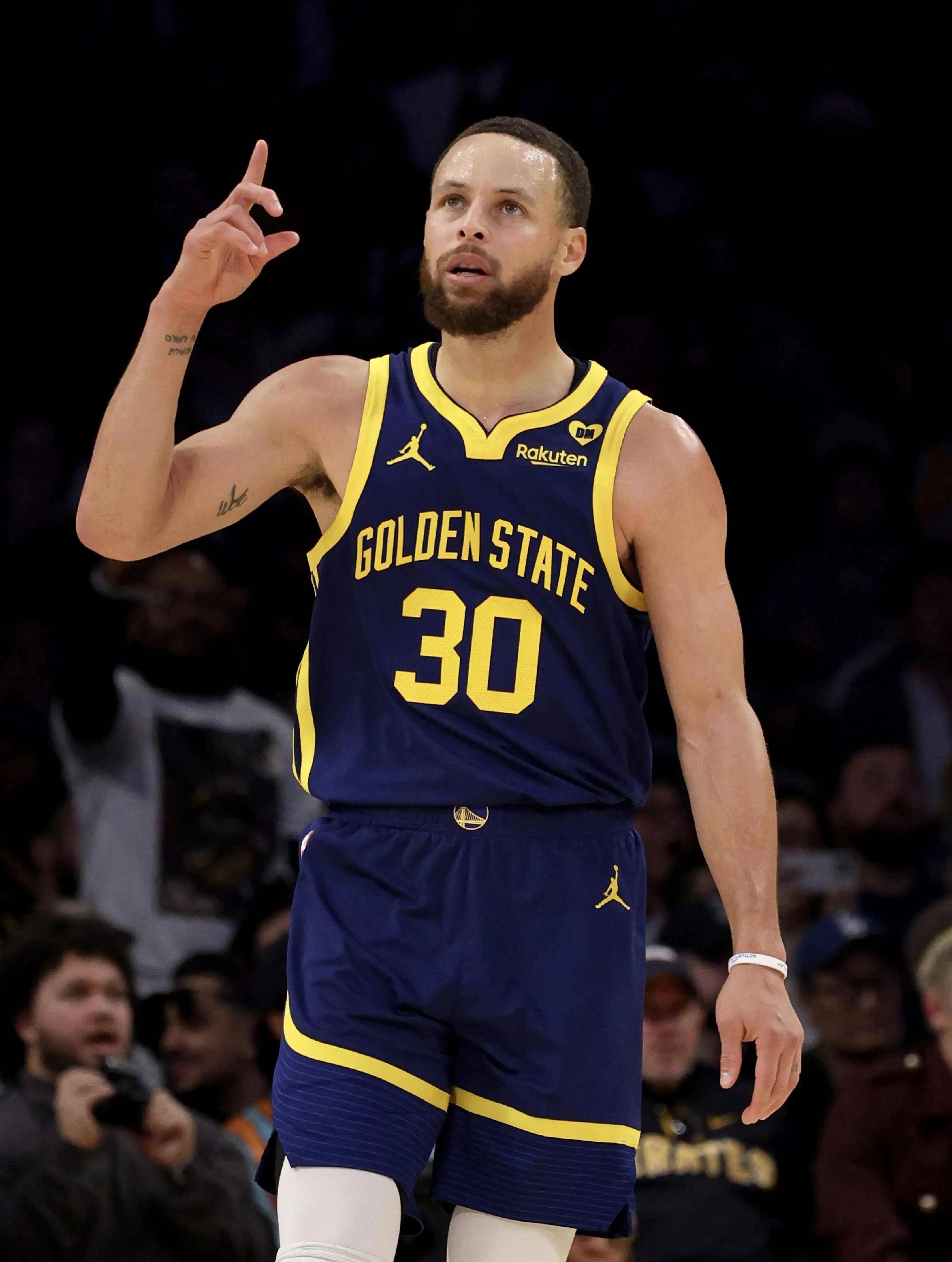 续首发占比 续首发占比